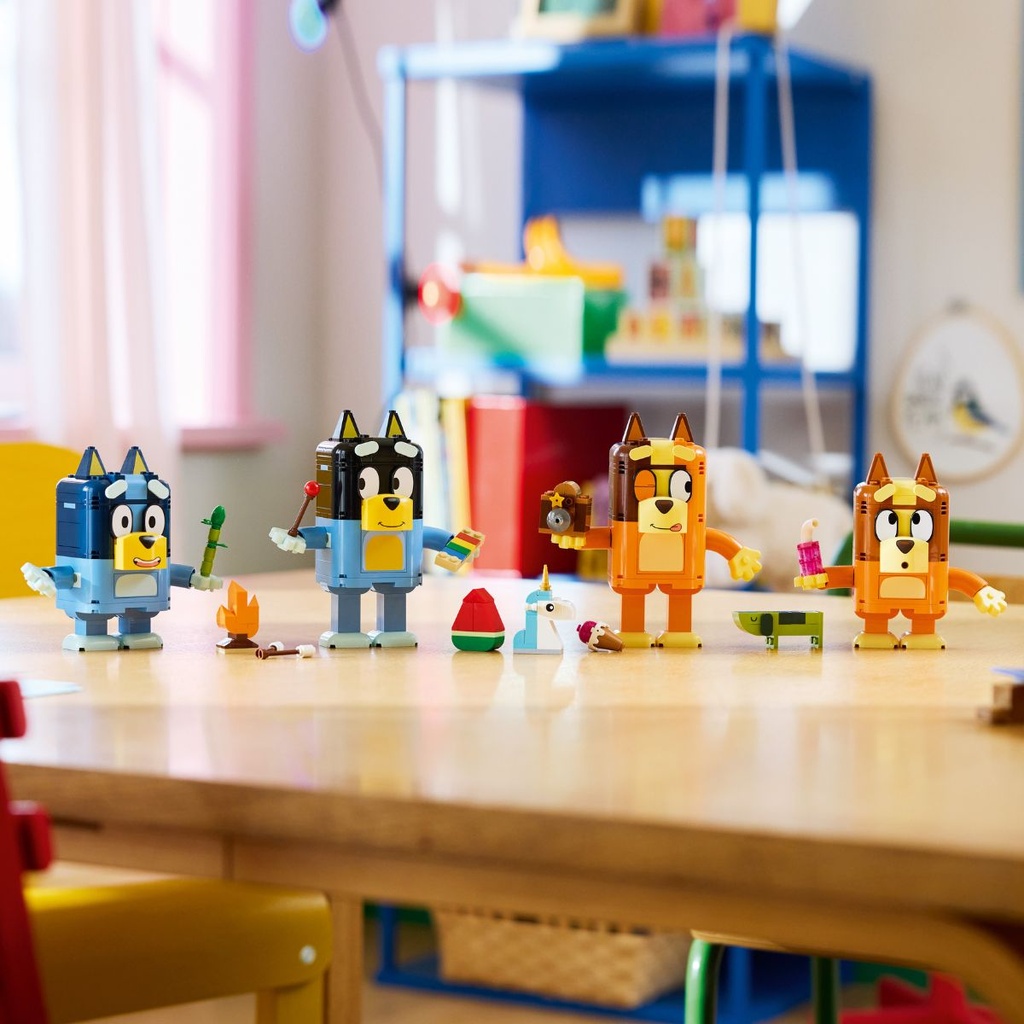 LEGO 11217 Bluey Brick-Built Bluey Family